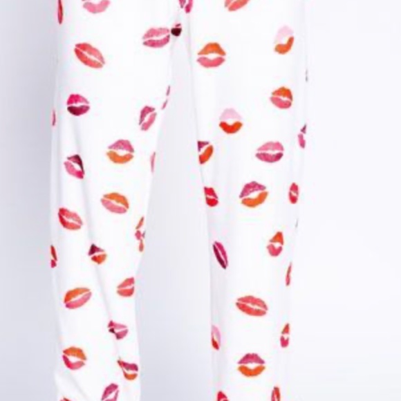 PJ Salvage Sealed with A Kiss Sleepwear Set NWT - Picture 2 of 7